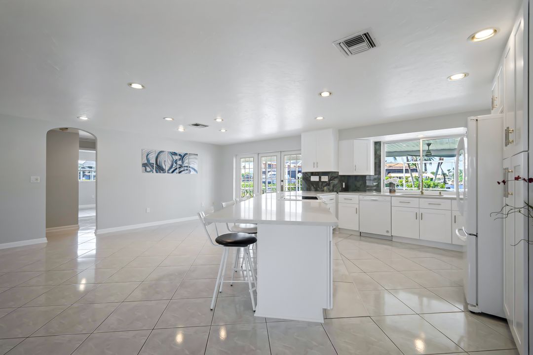 4940 SW 3rd Ave, Cape Coral, FL 33914