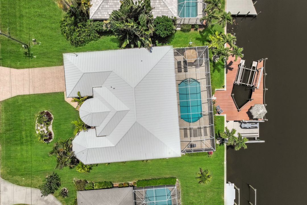 3710 SE 18th Pl, Cape Coral, FL 33904