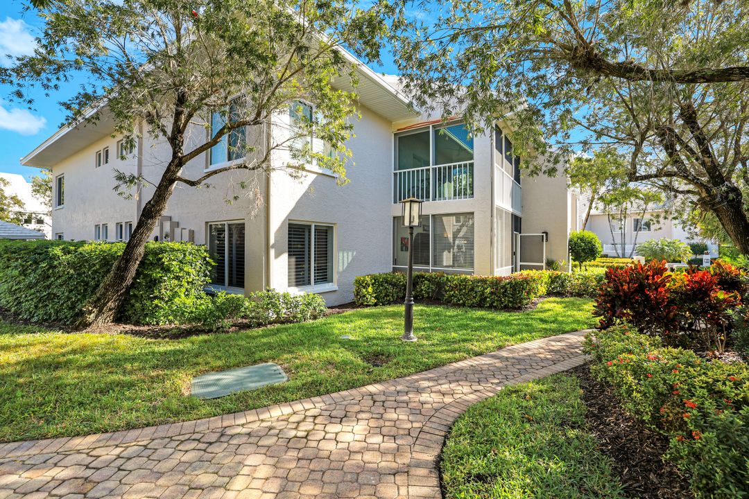 5801 Glencove Dr #503, Naples, FL 34108