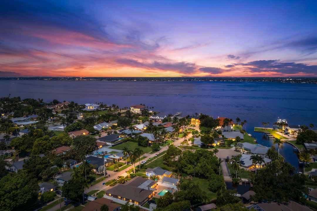 8327 Riviera Ave, Fort Myers, FL 33919