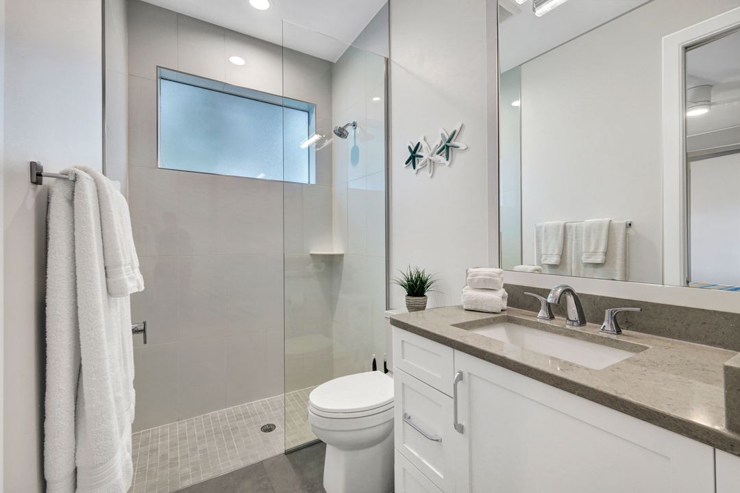 574 94th Ave N, Naples, FL 34108