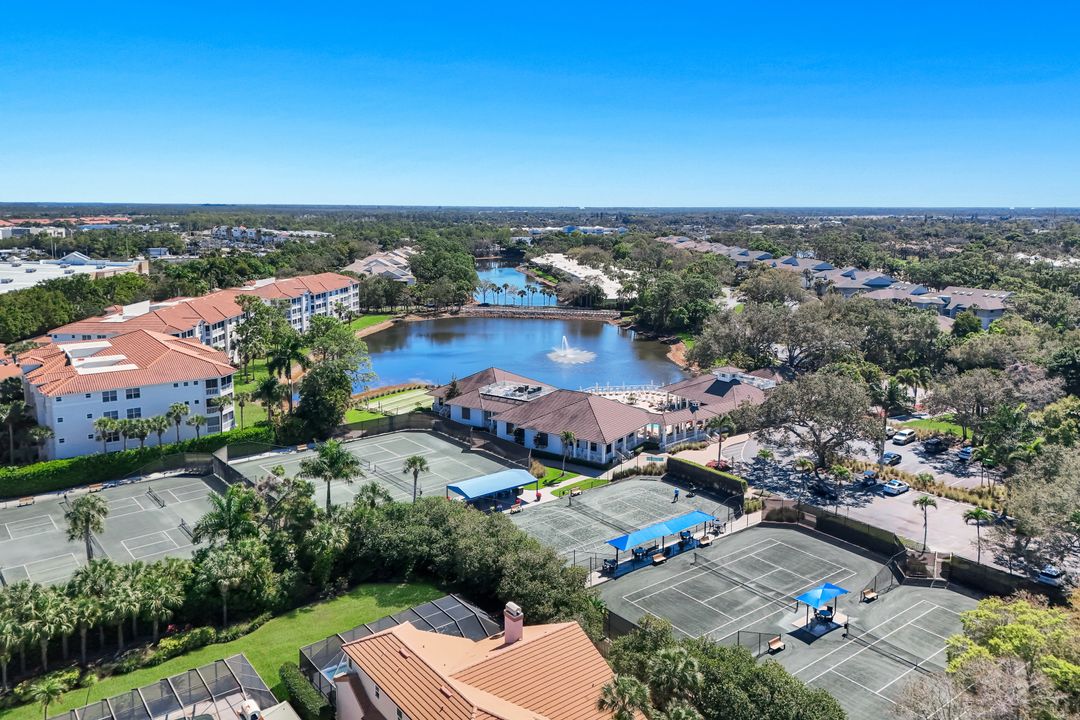 547 Cormorant Cove, Naples, FL 34113