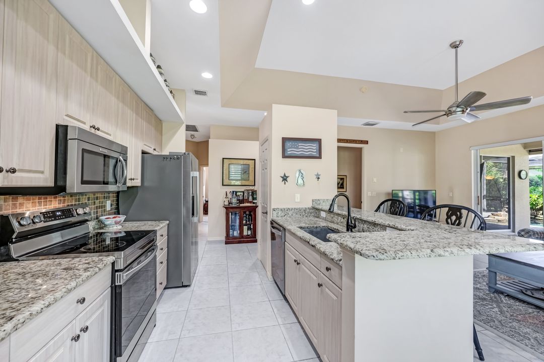 8241 Laurel Lakes Blvd, Naples, FL 34119