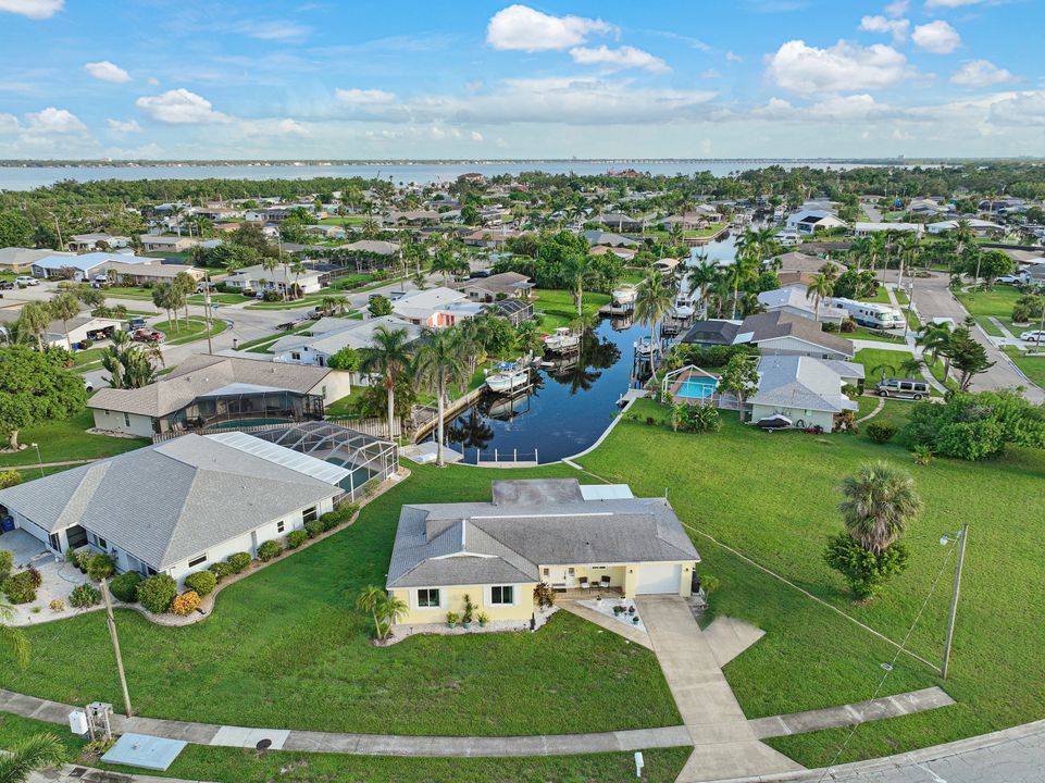 1751 Lakeview Blvd, North Fort Myers, FL 33903