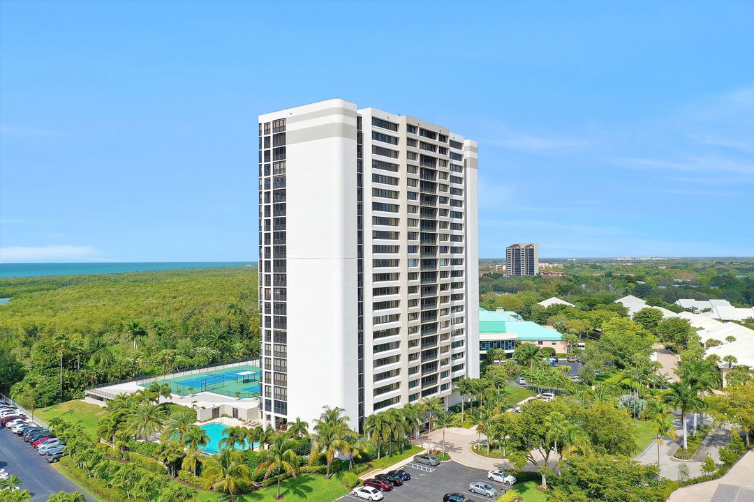 5601 Turtle Bay Dr #1102, Naples, FL 34108