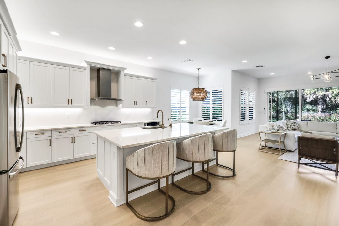 12255 Bonnet Dr, Naples, FL 34120