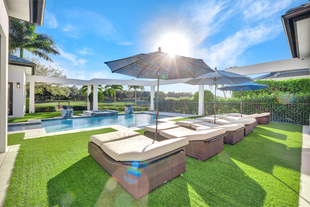 16988 Fairgrove Way, Naples, FL 34110