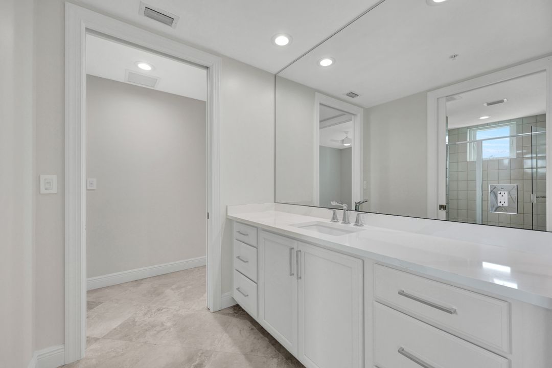 275 Indies Way #1703, Naples, FL 34110