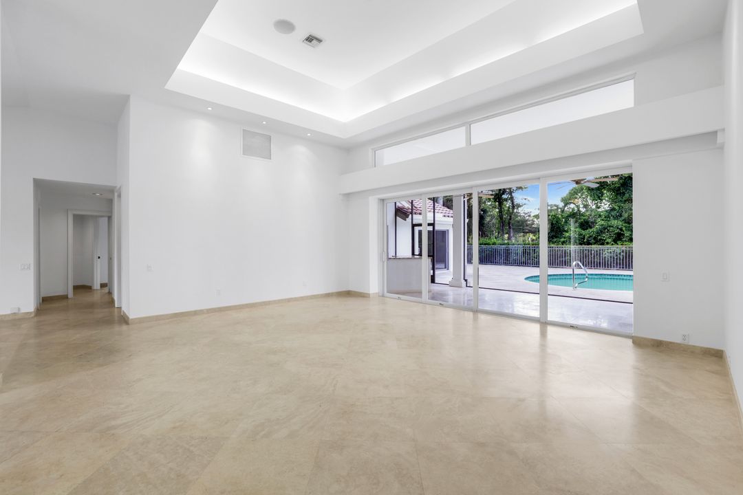 4502 Silver Fox Dr, Naples, FL 34119