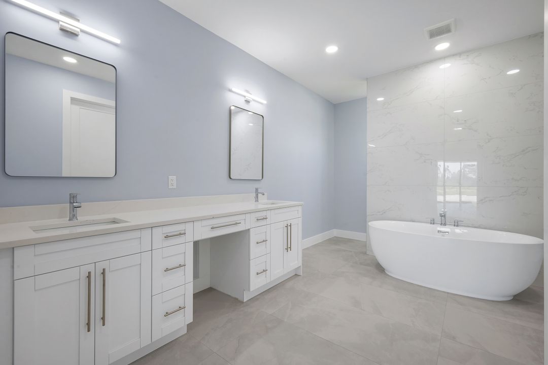 3842 NW 43rd Pl, Cape Coral, FL 33993