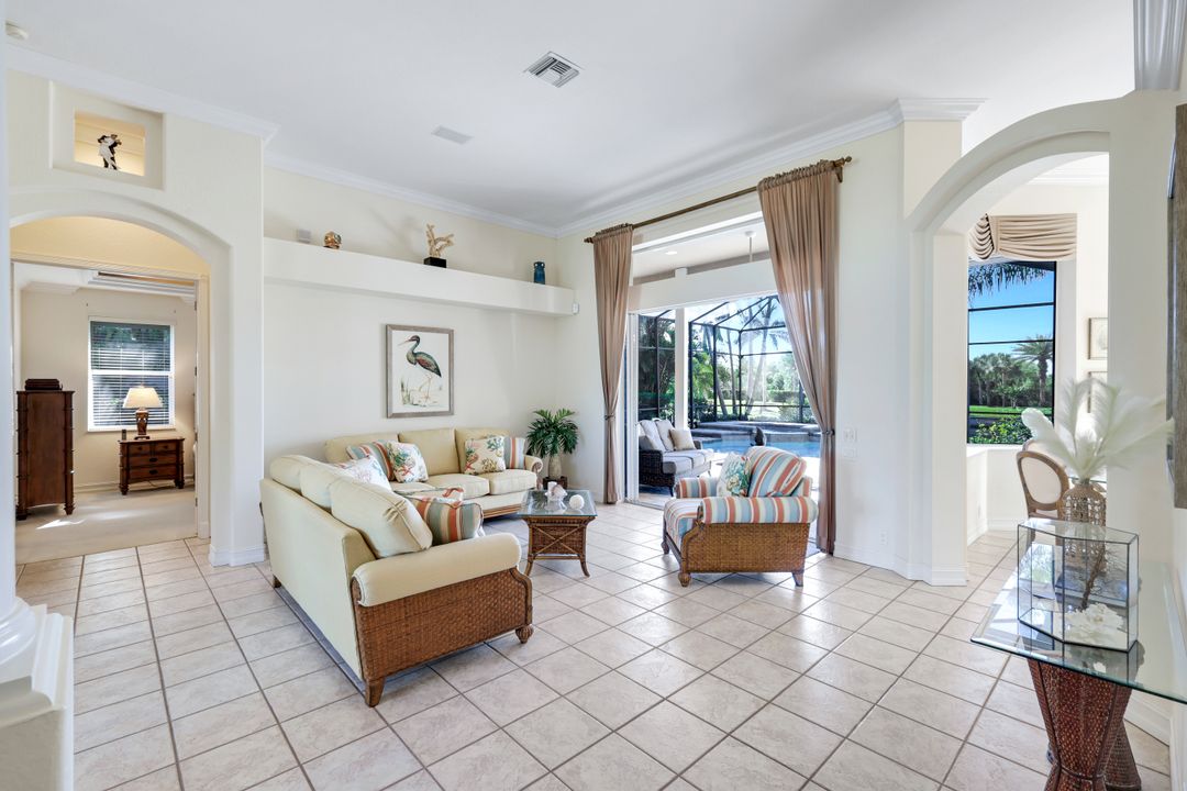 2022 El Dorado Pkwy W, Cape Coral, FL 33914