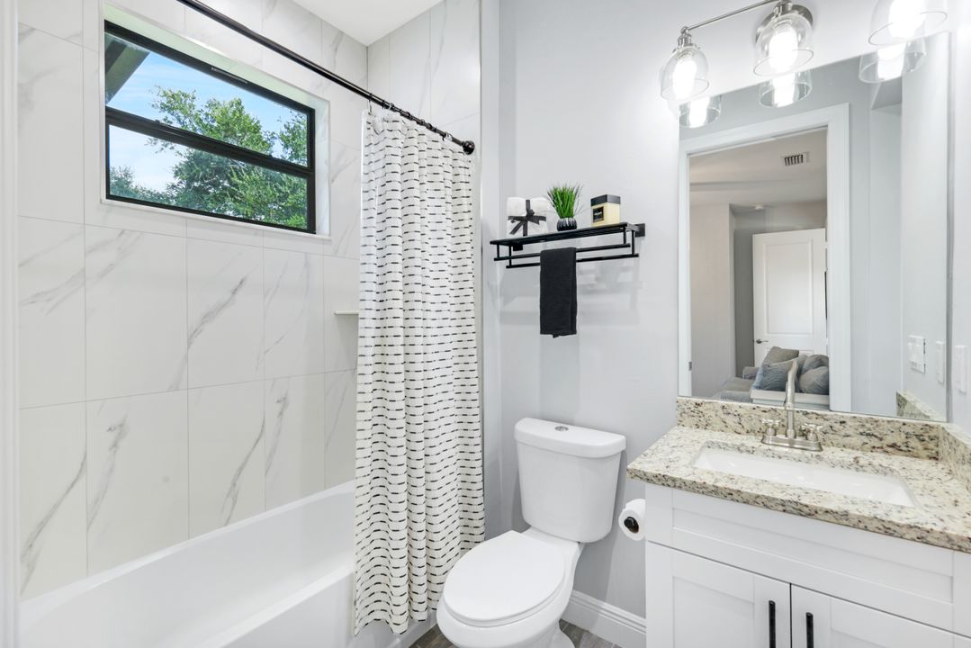 763 35th Ave NW, Naples, FL 34120