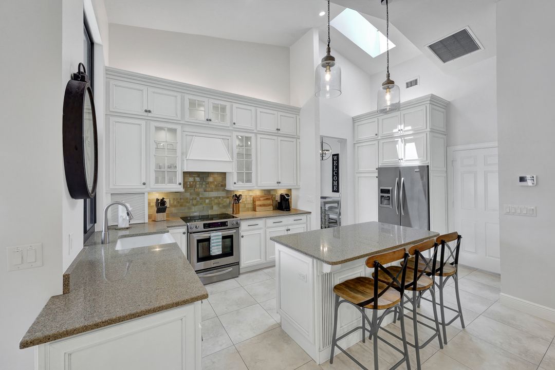 665 Rockport Ct, Marco Island, FL 34145