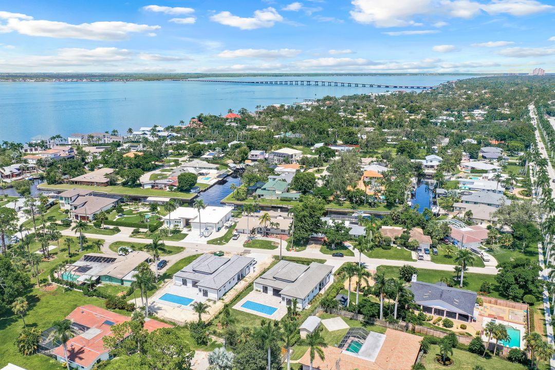 1332 Longwood Dr, Fort Myers, FL 33919