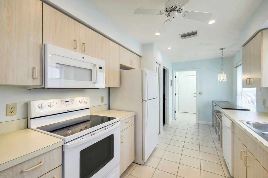 25202 Golf Lake Cir, Bonita Springs, FL 34135