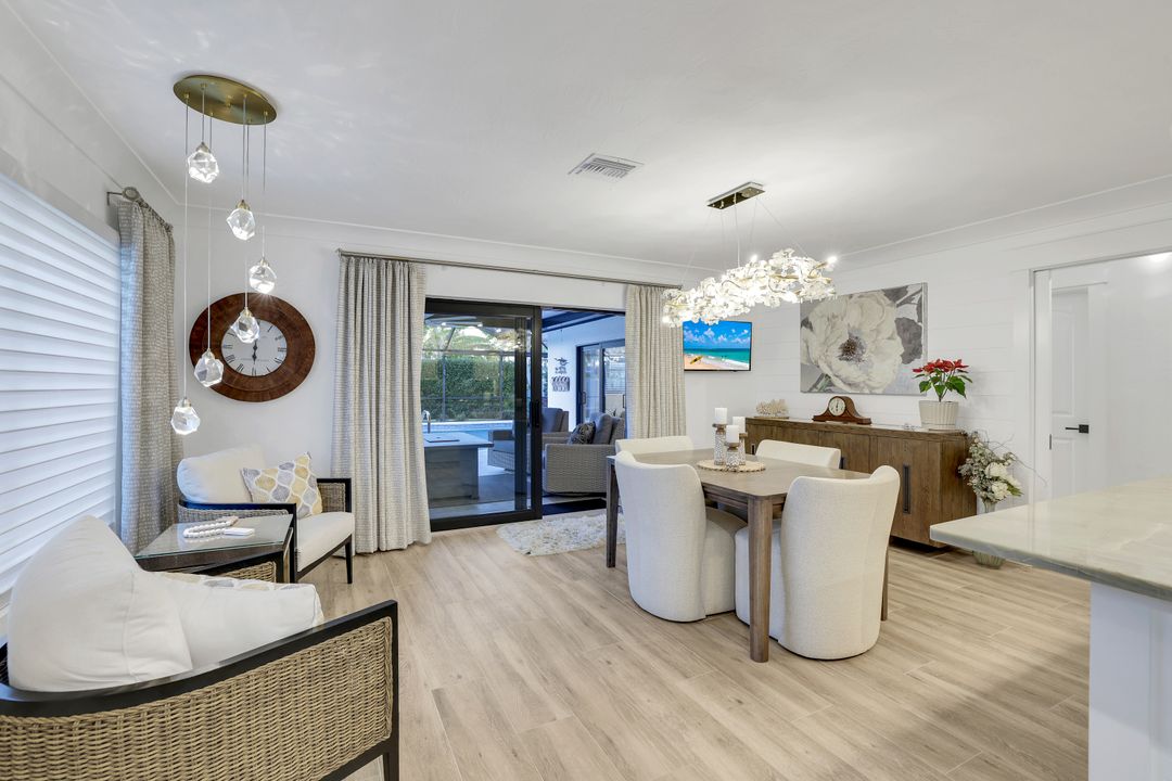 585 100th Ave N, Naples, FL 34108