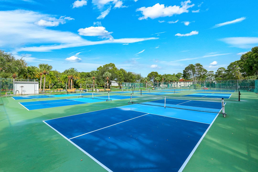 228 Belina Dr #606, Naples, FL 34104