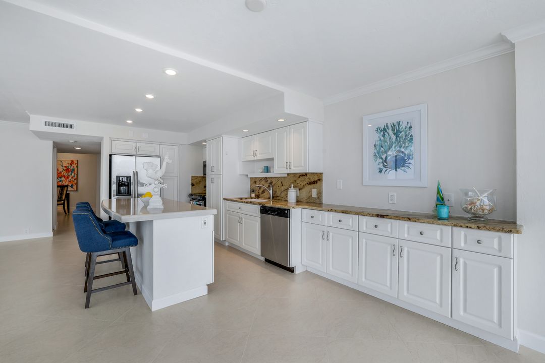 4041 Gulf Shore Blvd N #1403, Naples, FL 34103