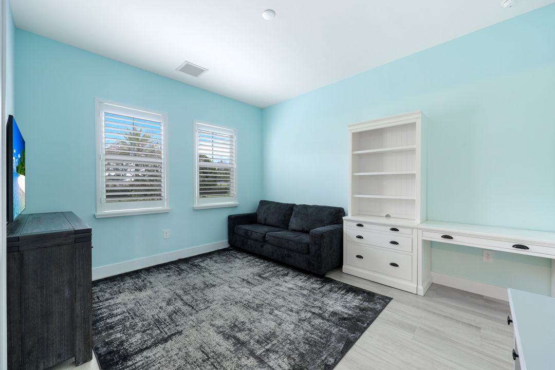 3697 Sapphire Cv Cir, Naples, FL 34114