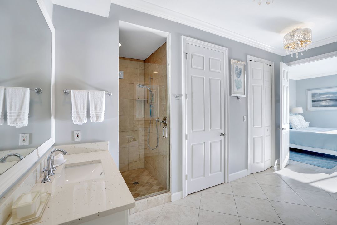 400 Flagship Dr #602, Naples, FL 34108