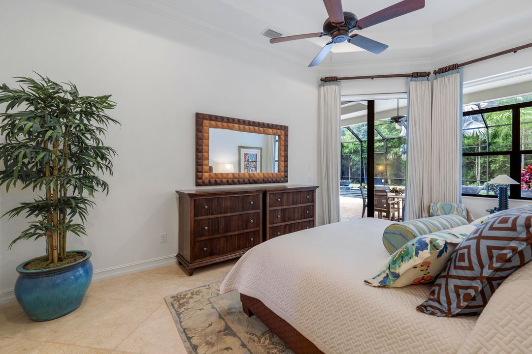 6477 Costa Cir, Naples, FL 34113