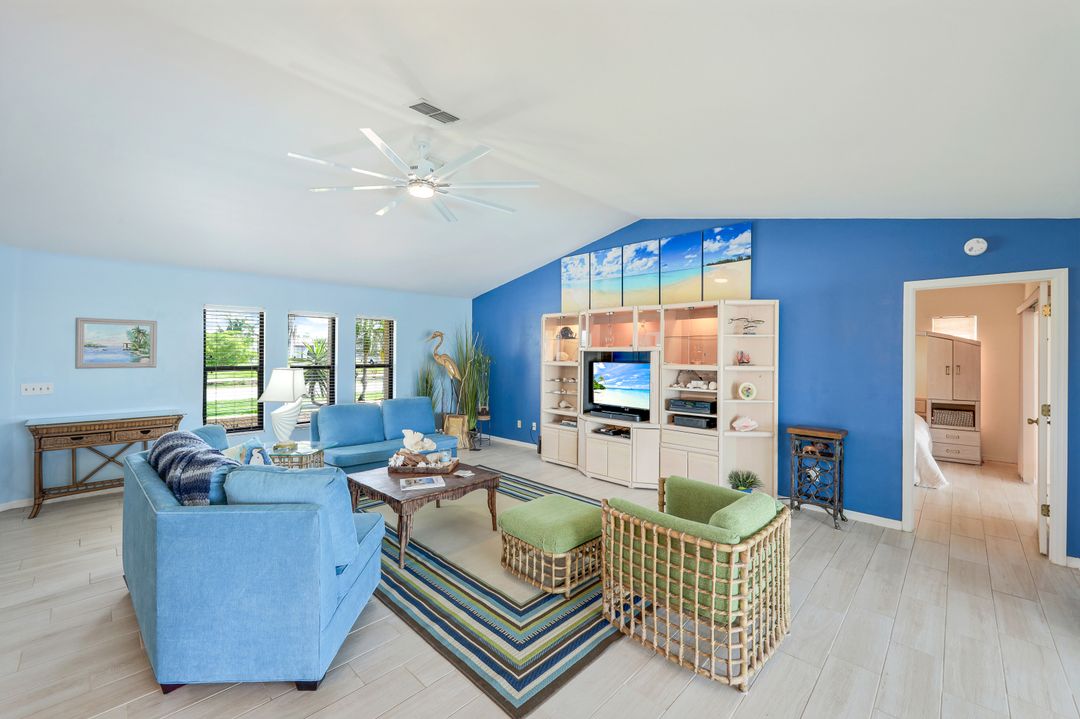 1004 Archer Pkwy E, Cape Coral, FL 33904