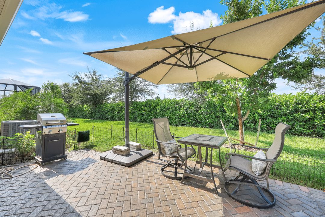10341 Bonavie Cv Dr, Fort Myers, FL 31570