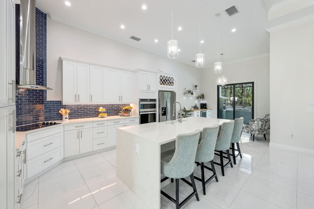 367 14th Ave NE, Naples, FL 34120