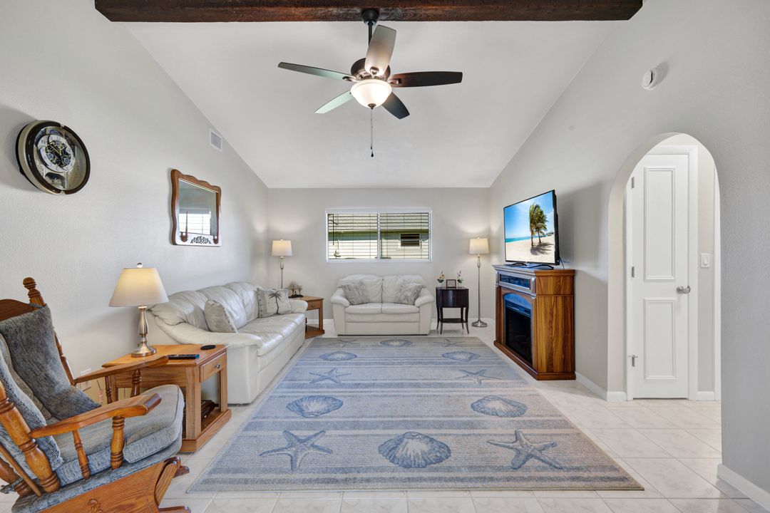 215 SE 12th Ave, Cape Coral, FL 33990