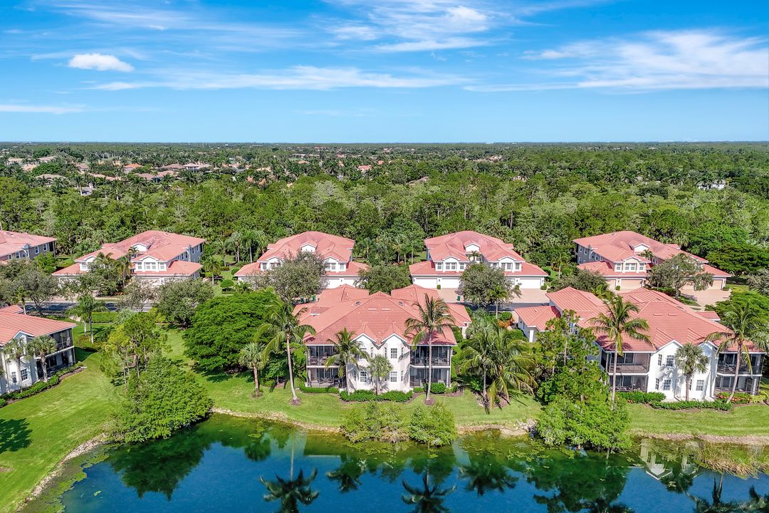 7842 Hawthorne Dr #1703, Naples, FL 34113