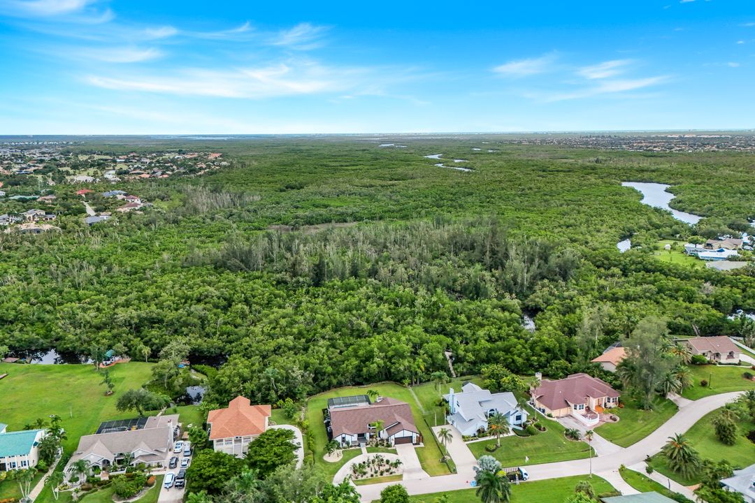 7239 Hendry Creek Dr, Fort Myers, FL 33908