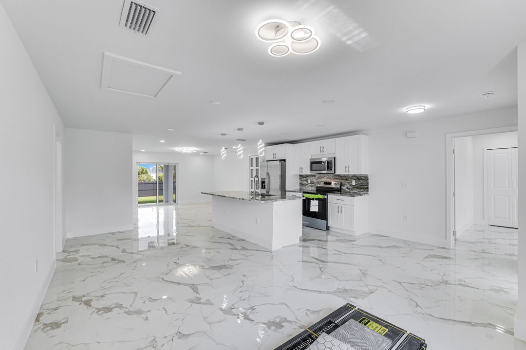 3020 1st St W, Lehigh Acres, FL 33971