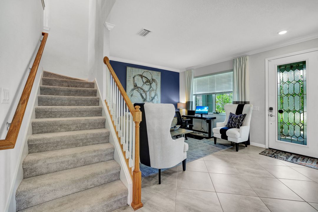 2369 Tangerine Ln, Naples, FL 34120