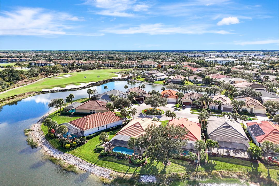 9127 Crystal Ct, Naples, FL 34120