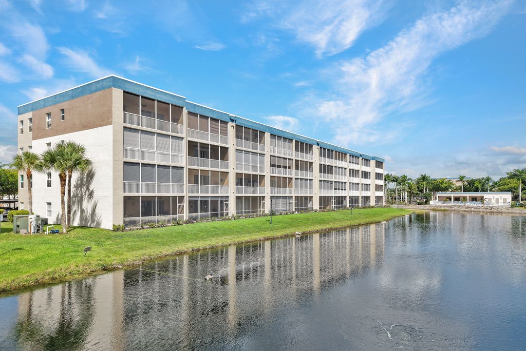14901 Park Lake Dr #106, Fort Myers, FL 33919