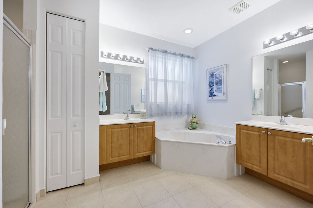 20552 Foxworth Cir, Estero, FL 33928