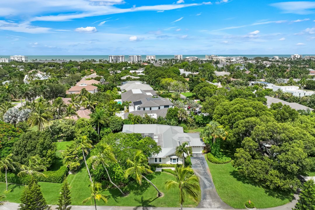 675 Murex Dr, Naples, FL 34102