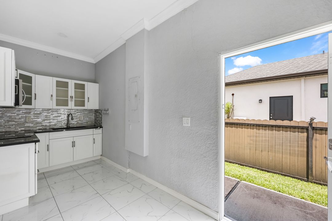 2968 41st Ave NE, Naples, FL 34120