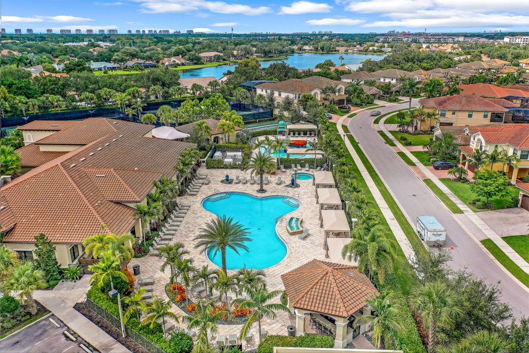 13836 Luna Dr, Naples, FL 34109