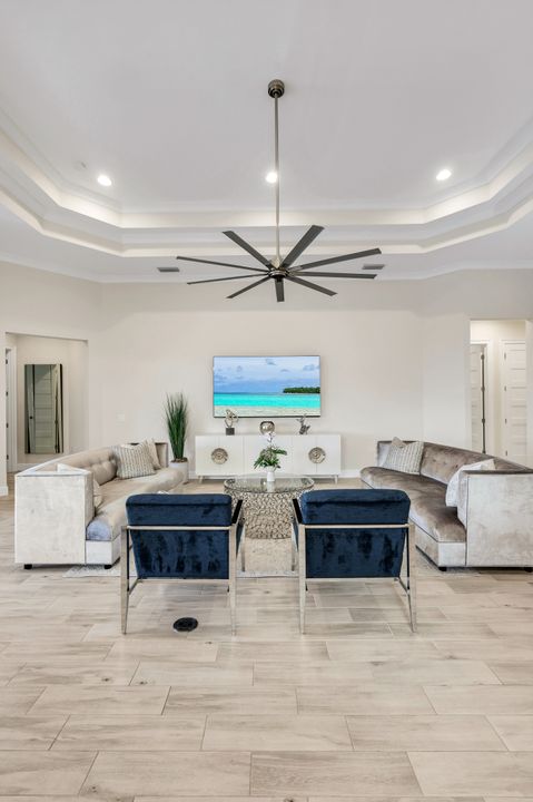 5715 Clarendon Dr, Naples, FL 34113