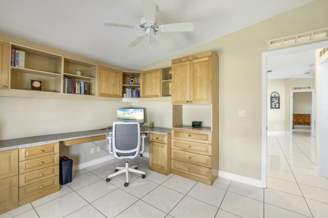 255 Riverwood Rd, Naples, FL 34114