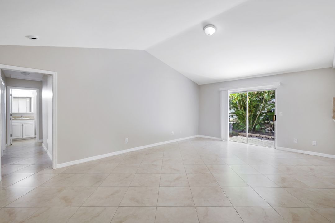 8440 Pennsylvania Blvd, Fort Myers, FL 33967