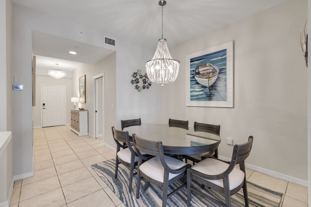 460 Launch Cir #202, Naples, FL 34108