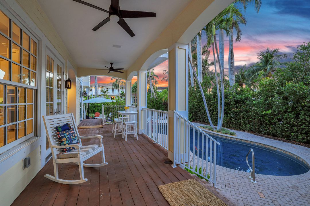 1550 Gordon Dr, Naples, FL 34102