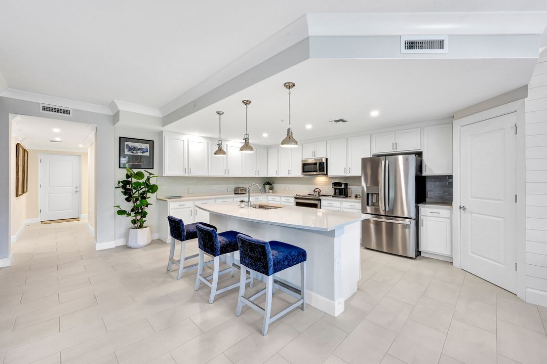 172 Indies Dr E #102, Naples, FL null