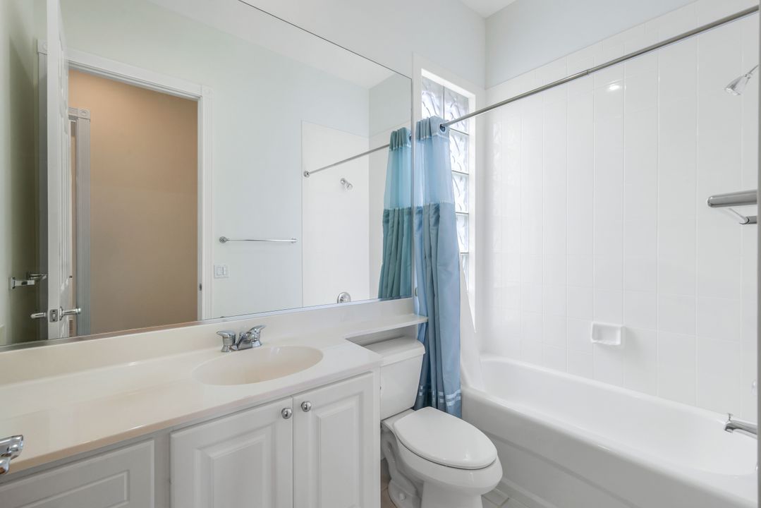 2984 Gilford Way, Naples, FL 34119