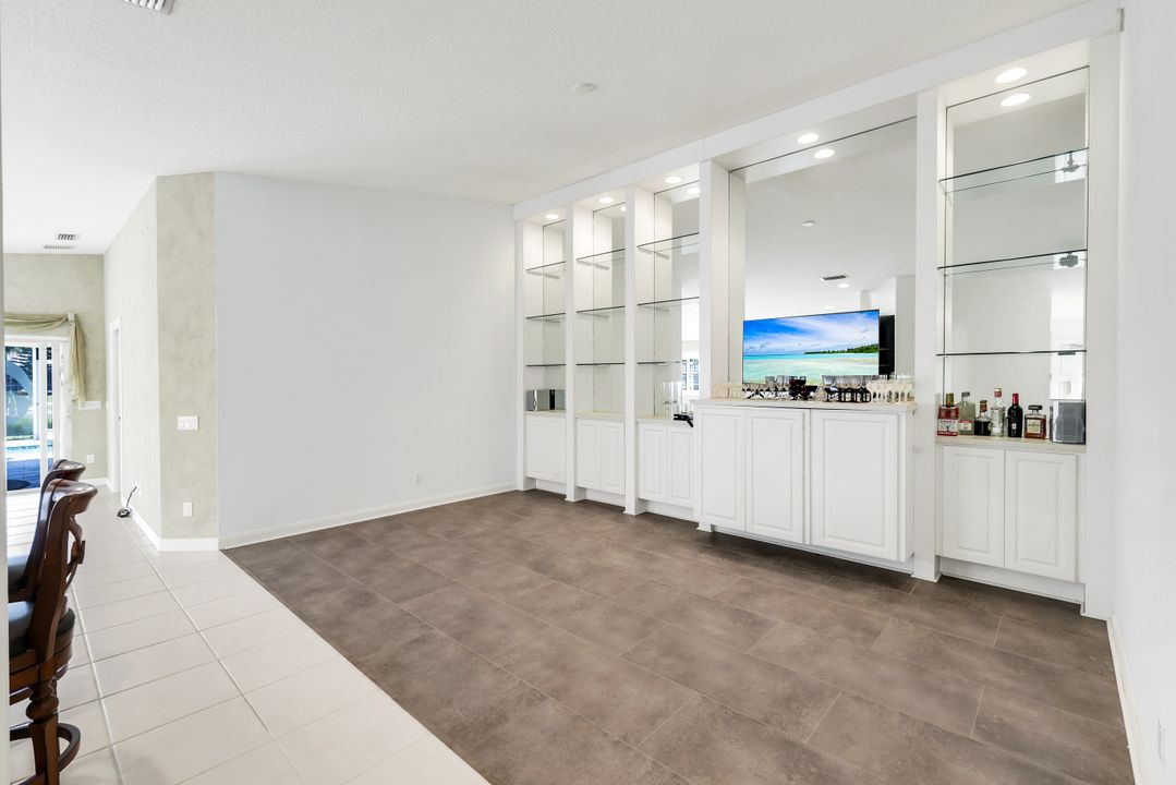 3025 Futuna Ln, Naples, FL 34119