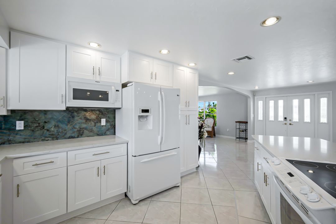 4940 SW 3rd Ave, Cape Coral, FL 33914