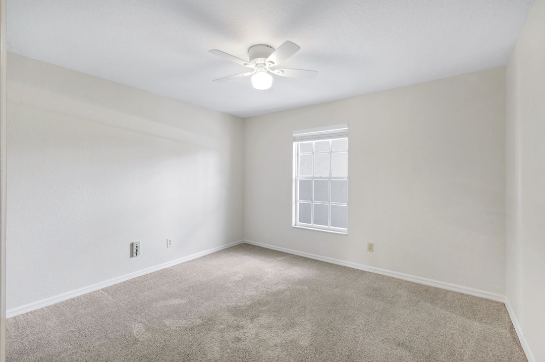 9850 Victoria Ln #205, Naples, FL 34109