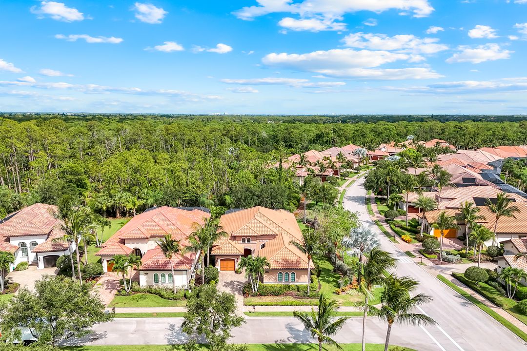 6419 Vivaldi Ct, Naples, FL 34113